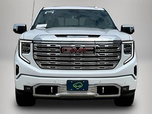 Used 2024 GMC Sierra 1500 Denali w/ Technology Package AWD/4WD image 2