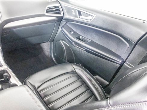 Used 2023 Ford Edge SEL image 32