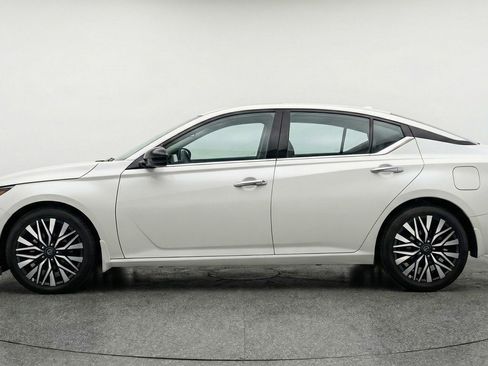 Used 2025 Nissan Altima 2.5 SV FWD image 5
