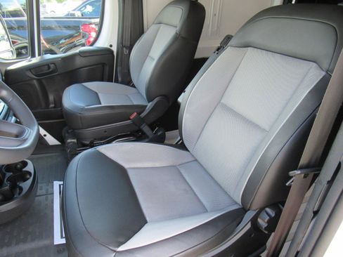 Used 2026 RAM ProMaster 2500 w/ Convenience Group FWD image 29