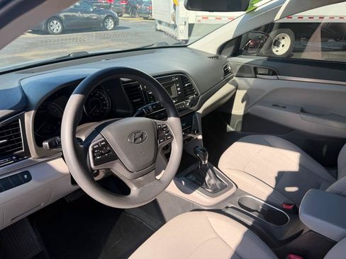 Used 2017 Hyundai Elantra SE FWD image 25
