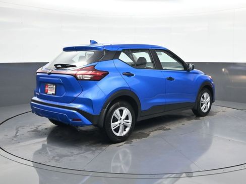 New 2025 Nissan Kicks Play S image 7