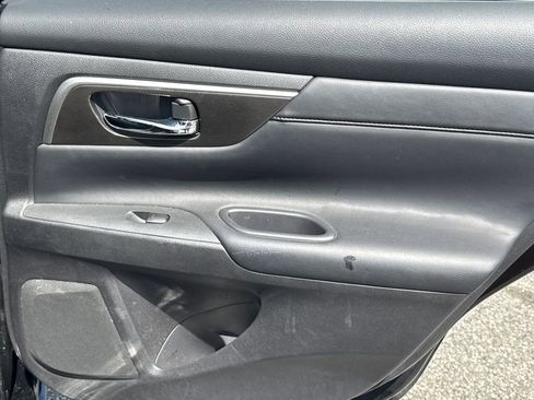 Used 2013 Nissan Altima 2.5 SL w/ Technology Pkg image 16