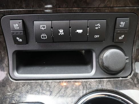 Used 2011 GMC Acadia Denali image 4