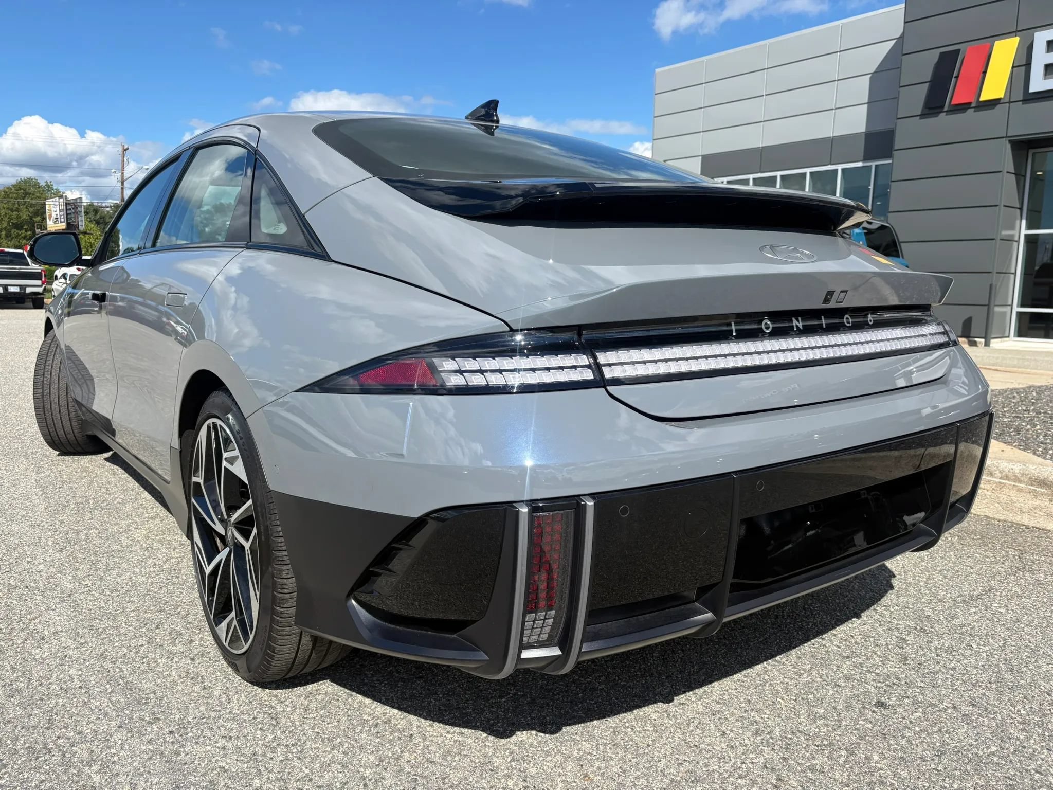 Used 2023 Hyundai Ioniq 6 Limited AWD/4WD image 3