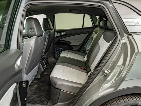 Used 2025 Volkswagen ID.4 Pro RWD image 30