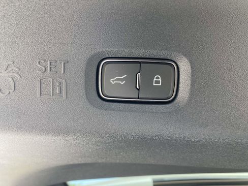 New 2026 Lincoln Navigator L Premier AWD/4WD image 23