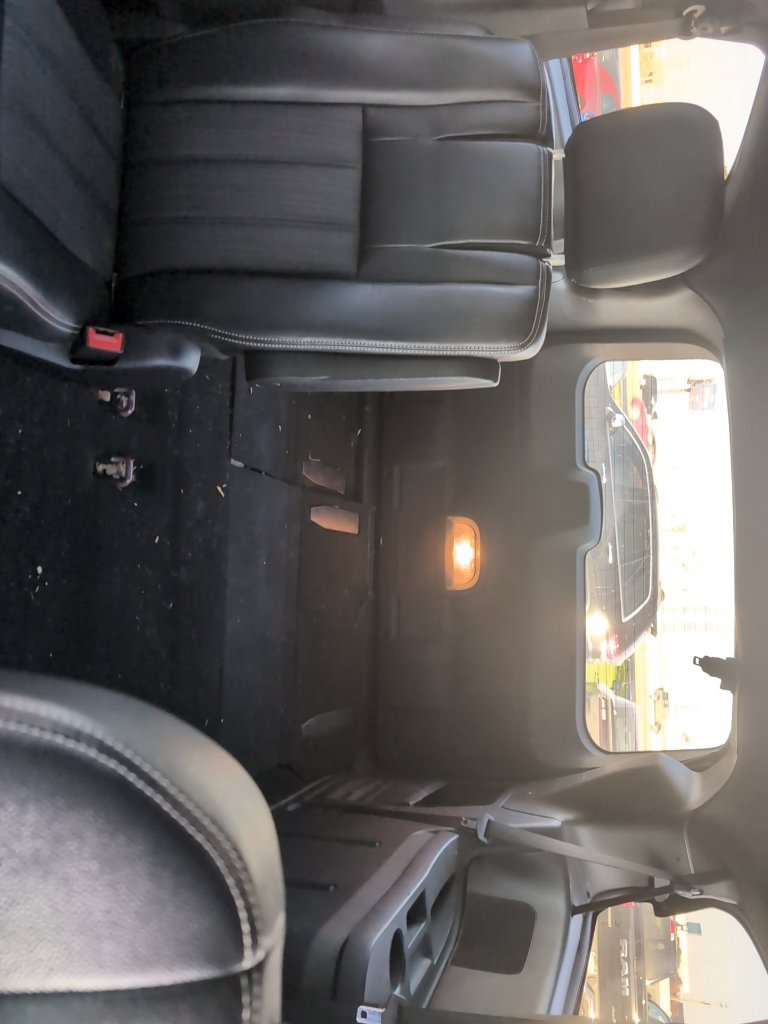 Used 2014 Chrysler Town & Country S FWD image 11