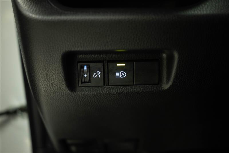Used 2022 Toyota RAV4 XLE FWD image 29