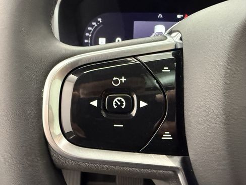 Certified 2023 Volvo XC90 B6 Plus w/ Protection Package Premier AWD/4WD image 17