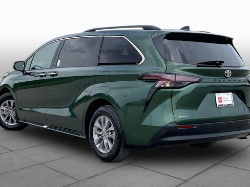 Certified 2026 Toyota Sienna XLE FWD image 12