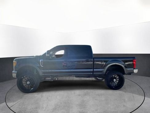 Used 2017 Ford F250 Lariat w/ Lariat Value Package AWD/4WD image 4