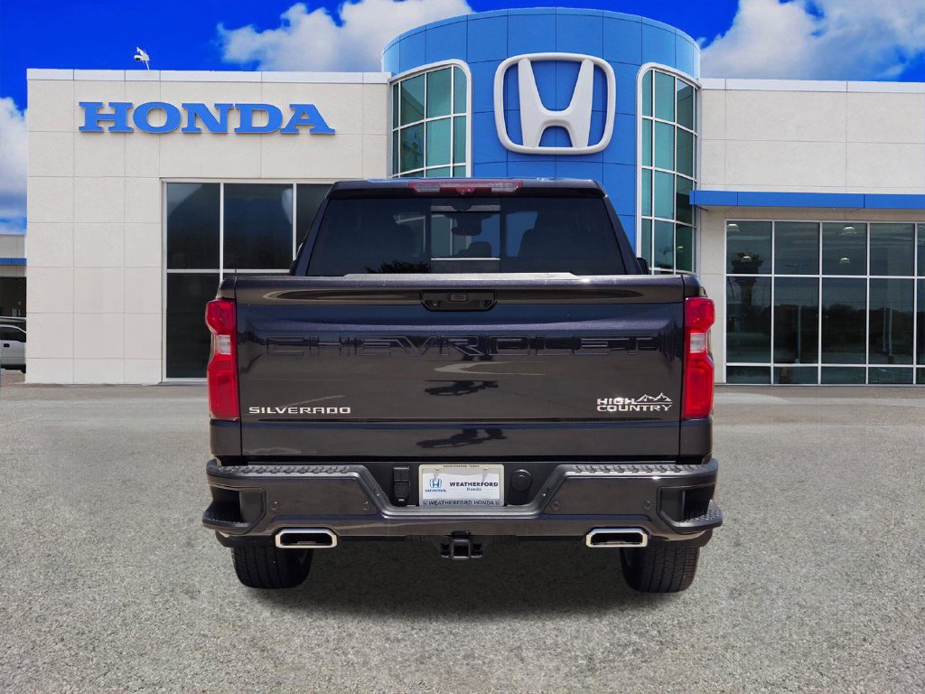 Used 2024 Chevrolet Silverado 1500 High Country w/ High Country Premium Package AWD/4WD image 4
