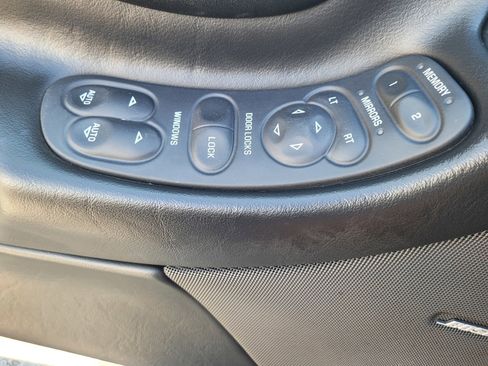 Used 2004 Chevrolet Corvette Base w/ Preferred Equipment Group image 26