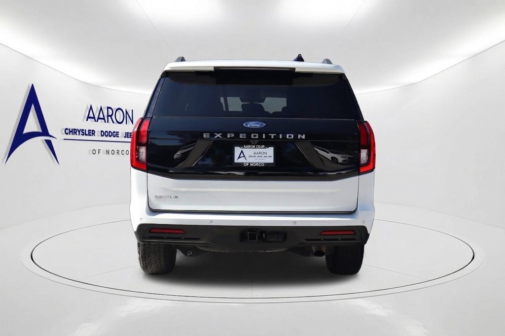 Used 2025 Ford Expedition Active AWD/4WD image 5