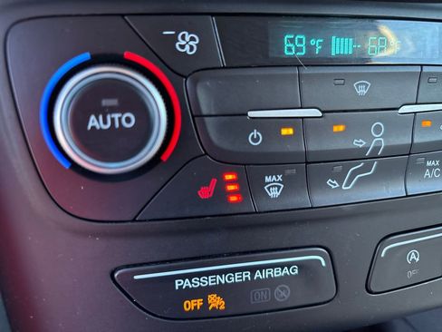 Used 2019 Ford Escape SEL AWD/4WD image 23