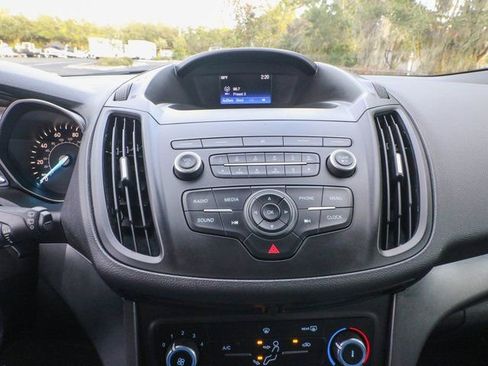 Used 2019 Ford Escape S image 19
