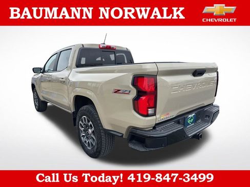 Used 2024 Chevrolet Colorado Z71 w/ Z71 Convenience Package 2 AWD/4WD image 5