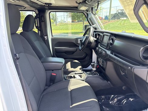 Used 2023 Jeep Wrangler Unlimited Sport AWD/4WD image 23