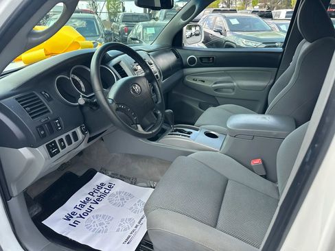 Used 2011 Toyota Tacoma PreRunner w/ TRD Sport Pkg image 17