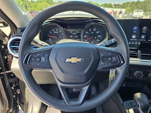 Used 2026 Chevrolet Trax LS FWD image 42