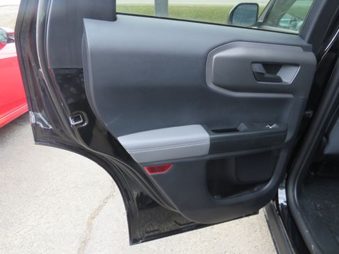 Used 2025 Ford Bronco Sport Badlands image 12