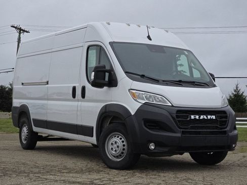 Used 2025 RAM ProMaster 2500 w/ Convenience Group FWD image 2