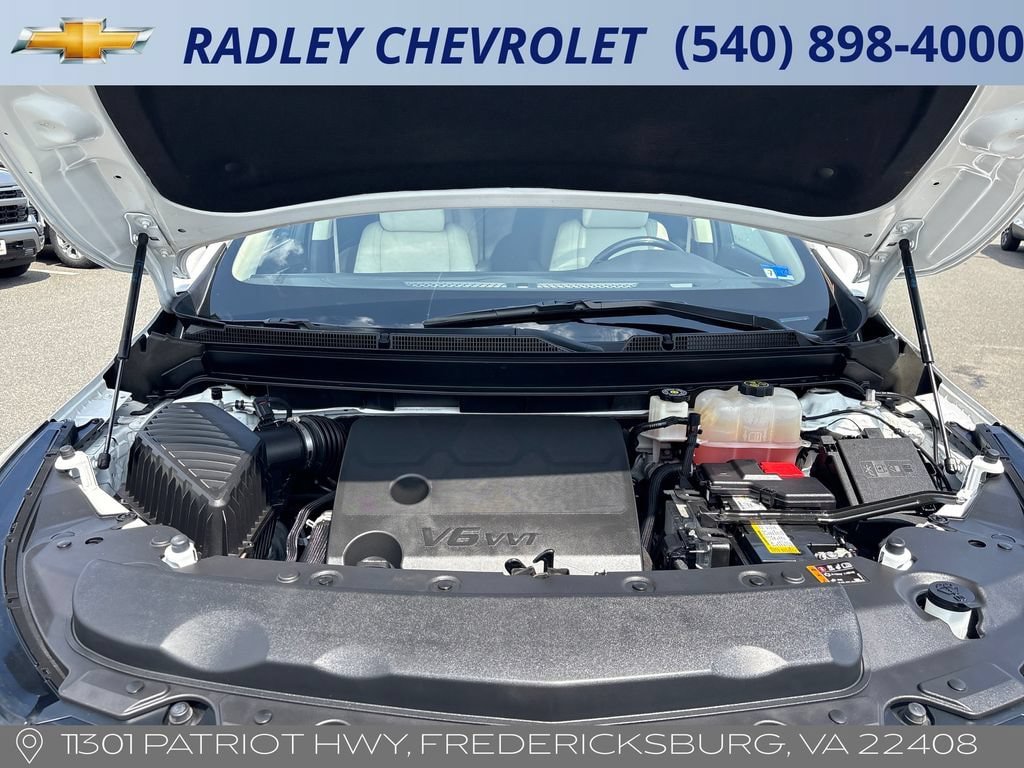 Certified 2024 Buick Enclave Essence AWD/4WD image 16