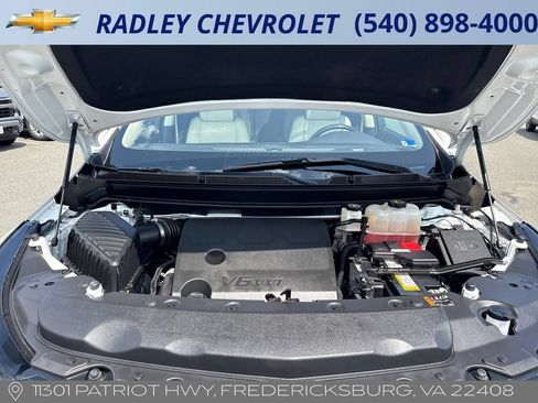 Certified 2024 Buick Enclave Essence AWD/4WD image 16