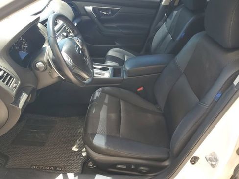 Used 2017 Nissan Altima 2.5 SR w/ Interior Lighting Package FWD image 21