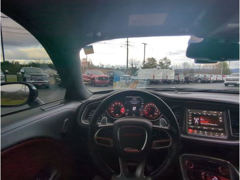 Used 2022 Dodge Challenger SRT Hellcat w/ Plus Package image 14