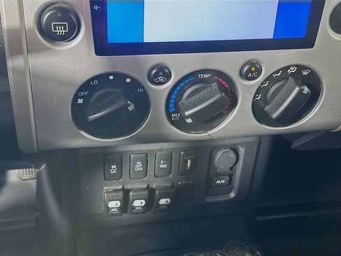 Used 2010 Toyota FJ Cruiser 4WD image 15