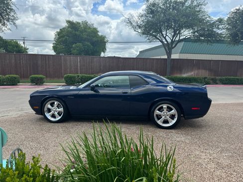 Used 2013 Dodge Challenger R/T RWD image 11