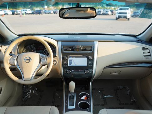 Used 2014 Nissan Altima 2.5 SL w/ Technology Package FWD image 13