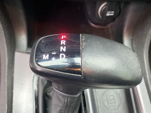 Used 2019 Dodge Charger SXT image 13