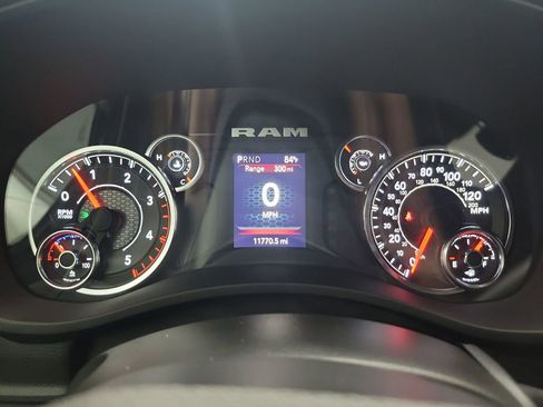 Used 2024 RAM 3500 Tradesman w/ Chrome Appearance Group image 15