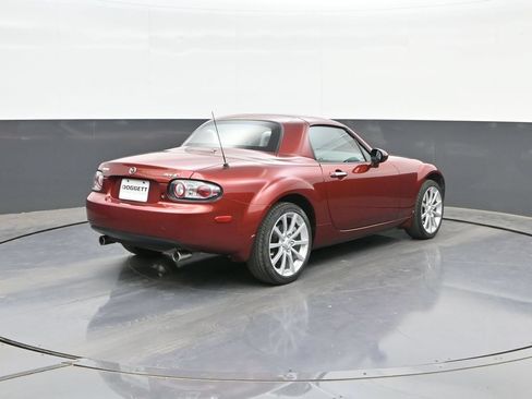 Used 2008 MAZDA MX-5 Miata Grand Touring RWD image 9