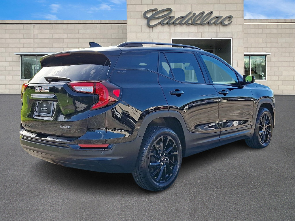 Used 2023 GMC Terrain SLT w/ Elevation Edition AWD/4WD image 8