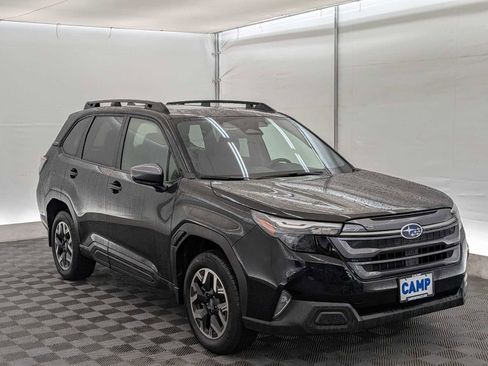 Used 2025 Subaru Forester Premium w/ Convenience Package #2 image 8