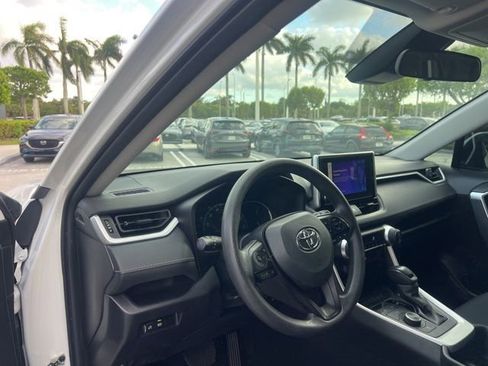 Used 2024 Toyota RAV4 LE image 20