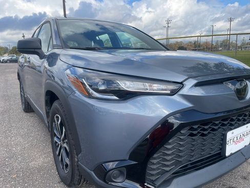 Used 2023 Toyota Corolla Cross S image 9