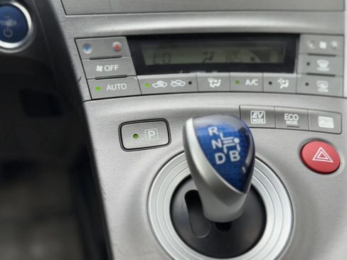 Used 2014 Toyota Prius Four image 28