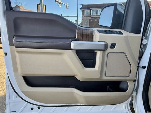 Used 2020 Ford F150 Lariat image 9