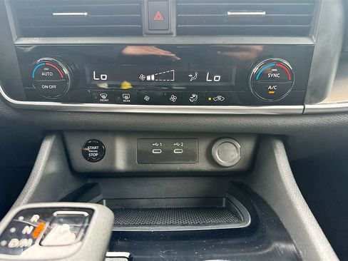 Certified 2025 Nissan Rogue SV FWD image 19