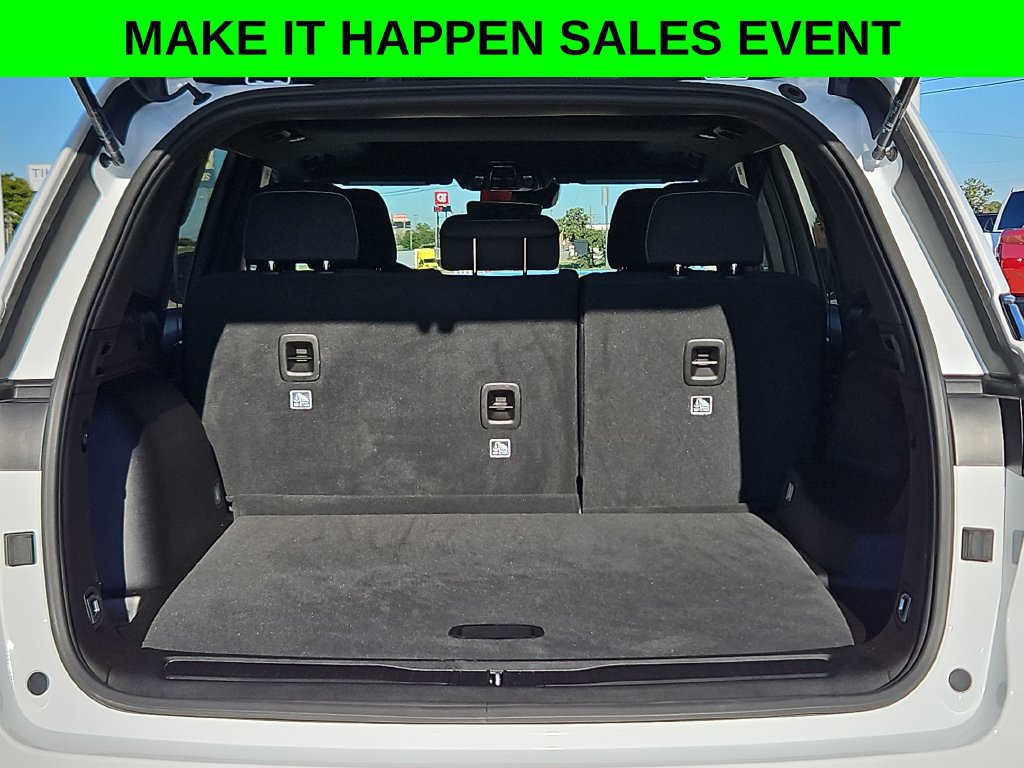 Used 2025 Jeep Grand Cherokee Laredo X RWD image 31