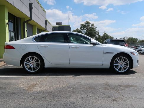 Used 2017 Jaguar XF Prestige image 7