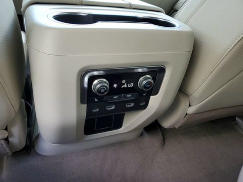 Used 2024 GMC Yukon XL Denali w/ Denali Reserve Package RWD image 15