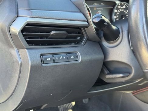 Used 2023 Nissan Altima 2.5 SR image 9