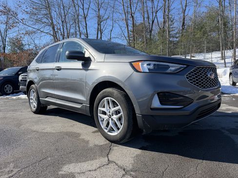 Used 2023 Ford Edge SEL image 12