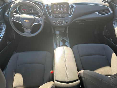 Used 2025 Chevrolet Malibu LT image 21